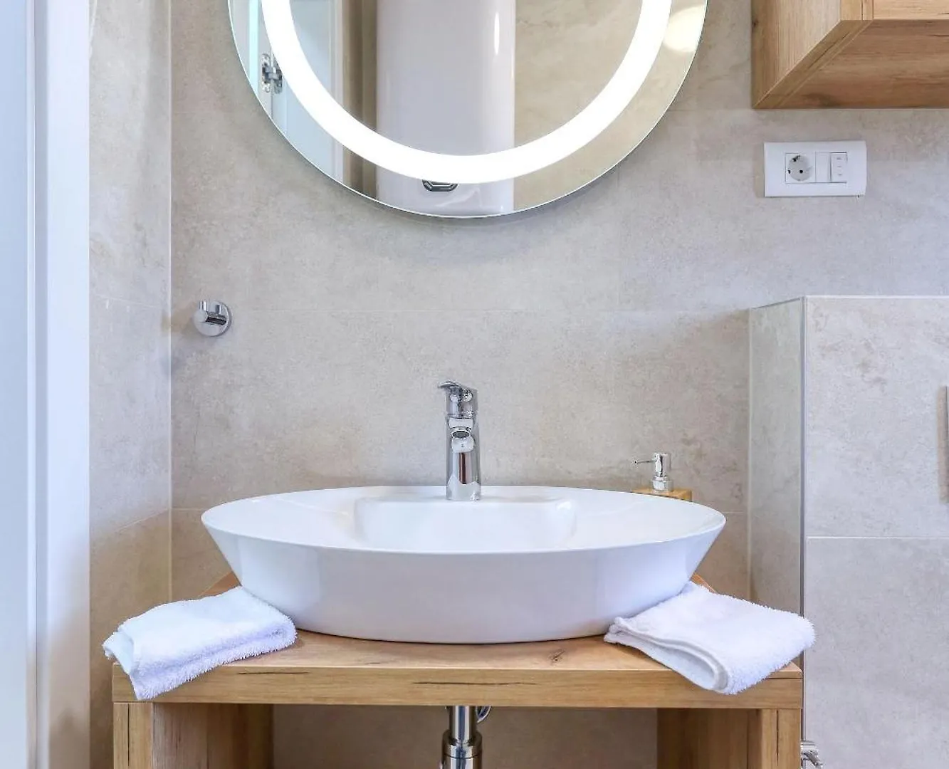 Apartments Bonaca With Jacuzzi Privlaka