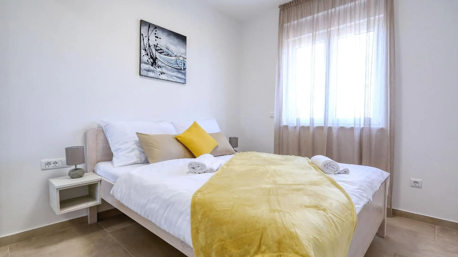Apartments Bonaca With Jacuzzi Privlaka   Privlaka (Zadar)