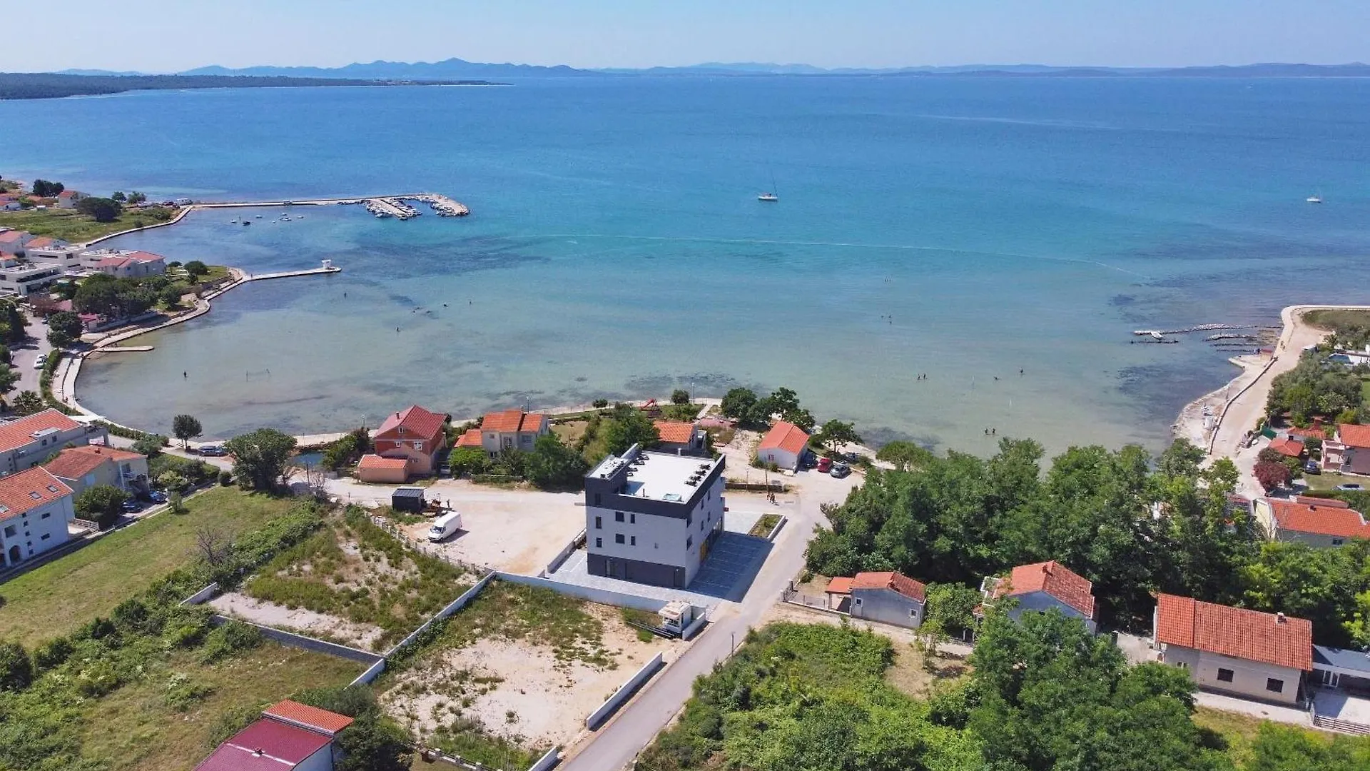 Apartments Bonaca With Jacuzzi Privlaka
