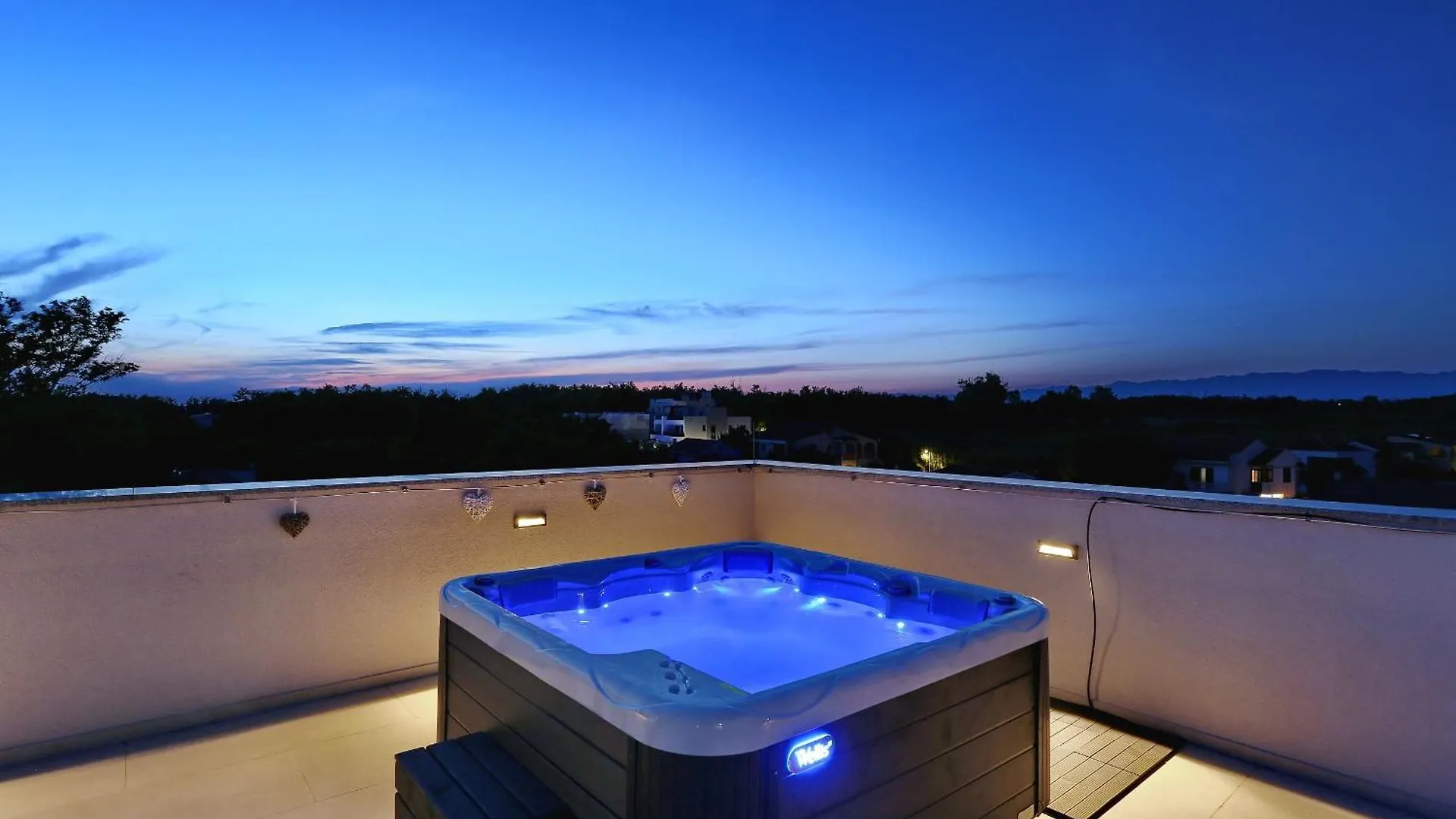 Apartments Bonaca With Jacuzzi Privlaka  Kroatië